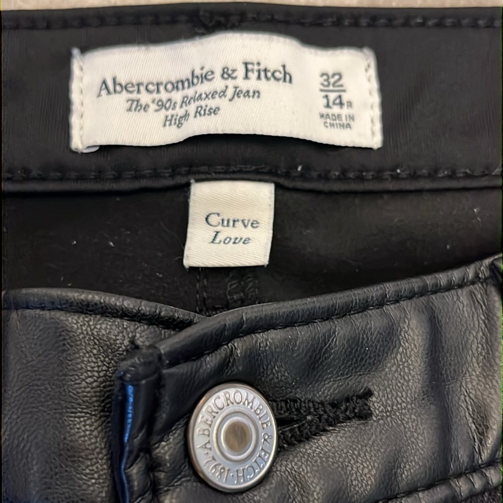 Abercrombie & Fitch The 90s Relaxed Jeans High Rise Black Women's Jeans Size 32